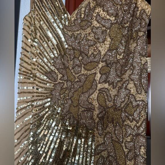 Mac Duggal Beaded Floral Sleeveless Gown v neck sequin evening formal dress 10 - Picture 6 of 10